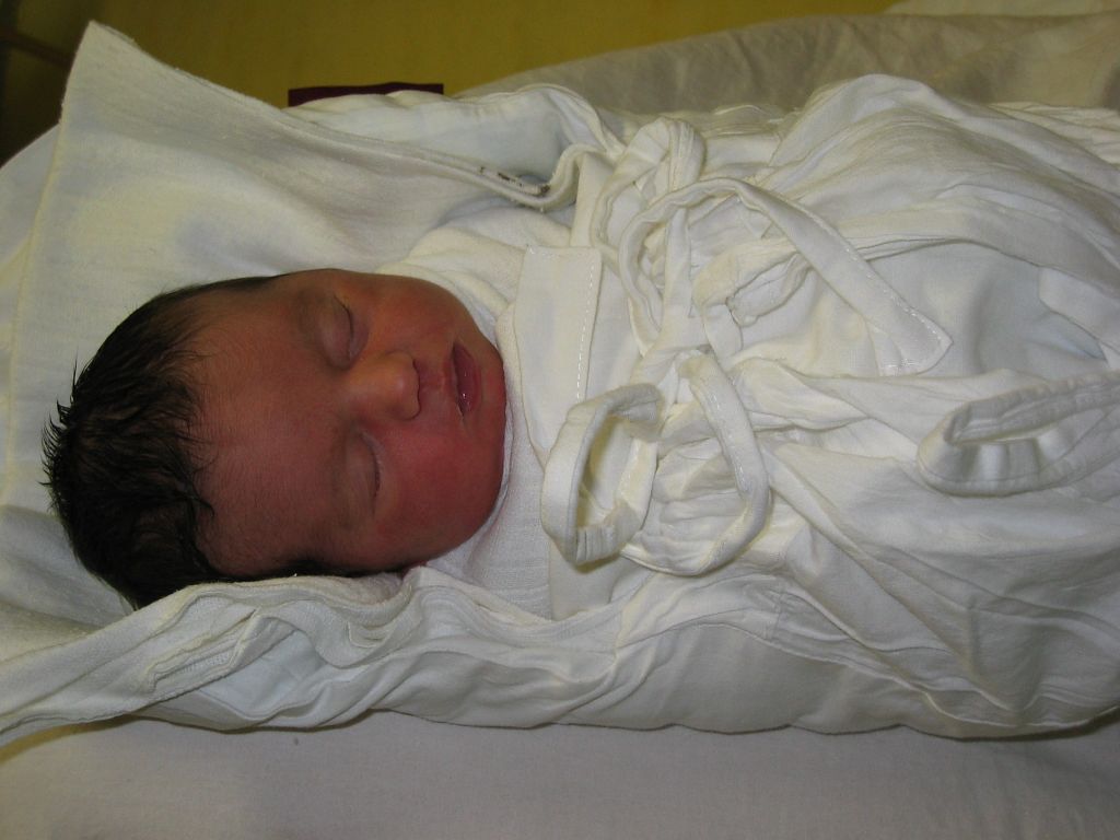 klasicky zavinuté dítě